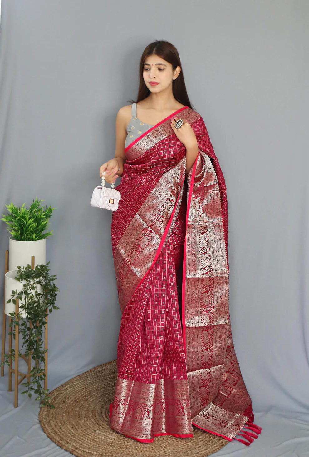 Dixz Fashion Graceful Khicha Checks Silk Saree with Rich Pallu & Embellished Border