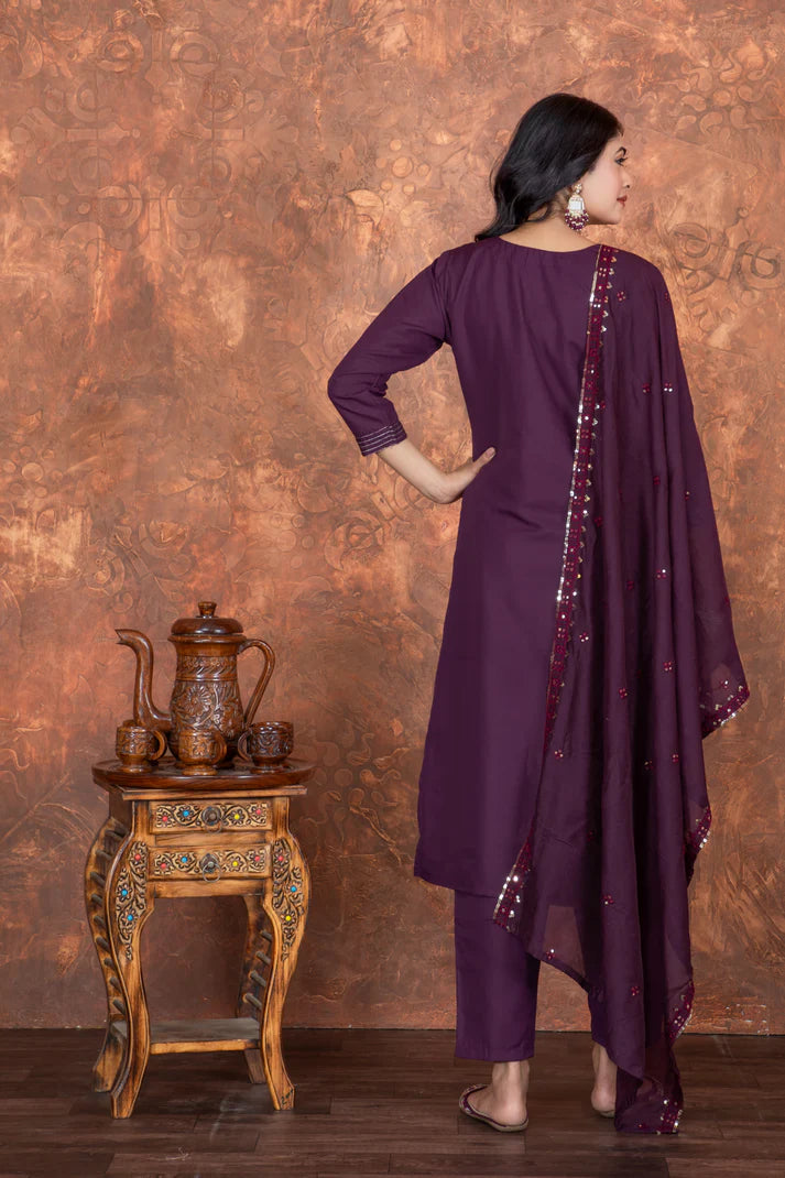 Exquisite Roman Silk Embroidered Suit Set