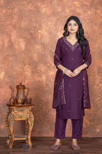 Exquisite Roman Silk Embroidered Suit Set