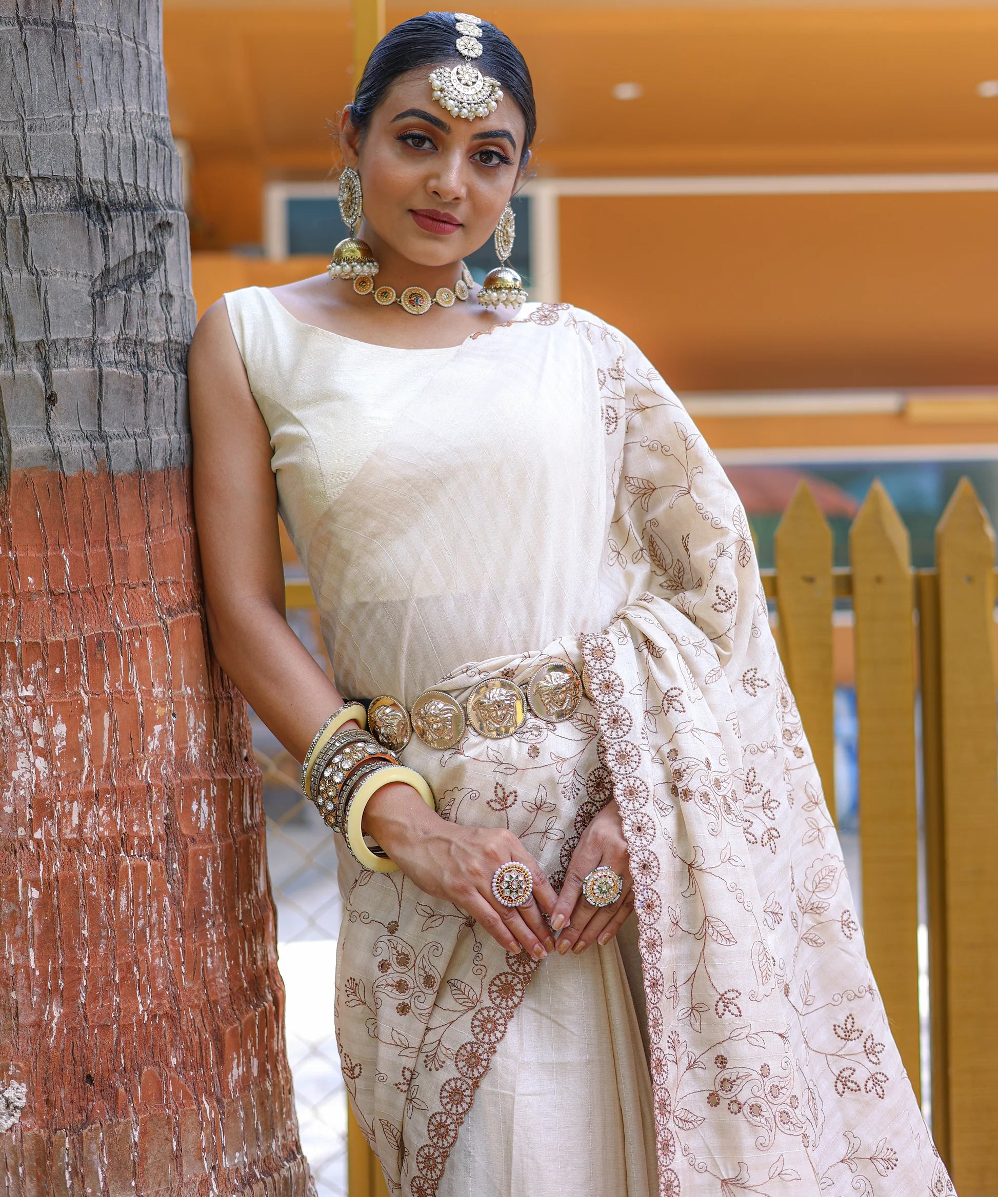 Dixz Fashion Aaisha: Timeless Soft Silk Saree with Exquisite Thread Embroidery
