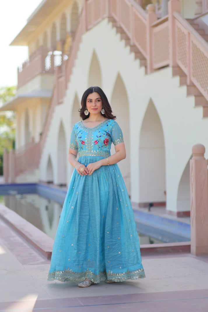 DIXZ FASHION GOLD CUEH EMBROIDERY WORK GOWN