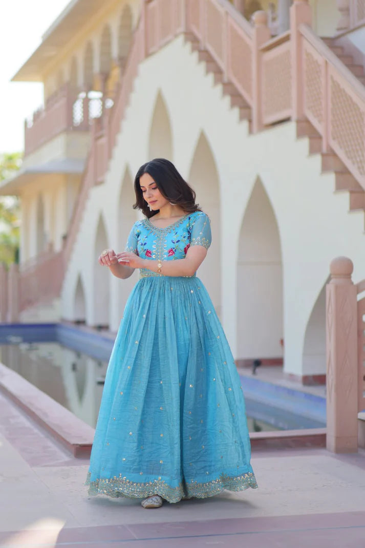 DIXZ FASHION GOLD CUEH EMBROIDERY WORK GOWN