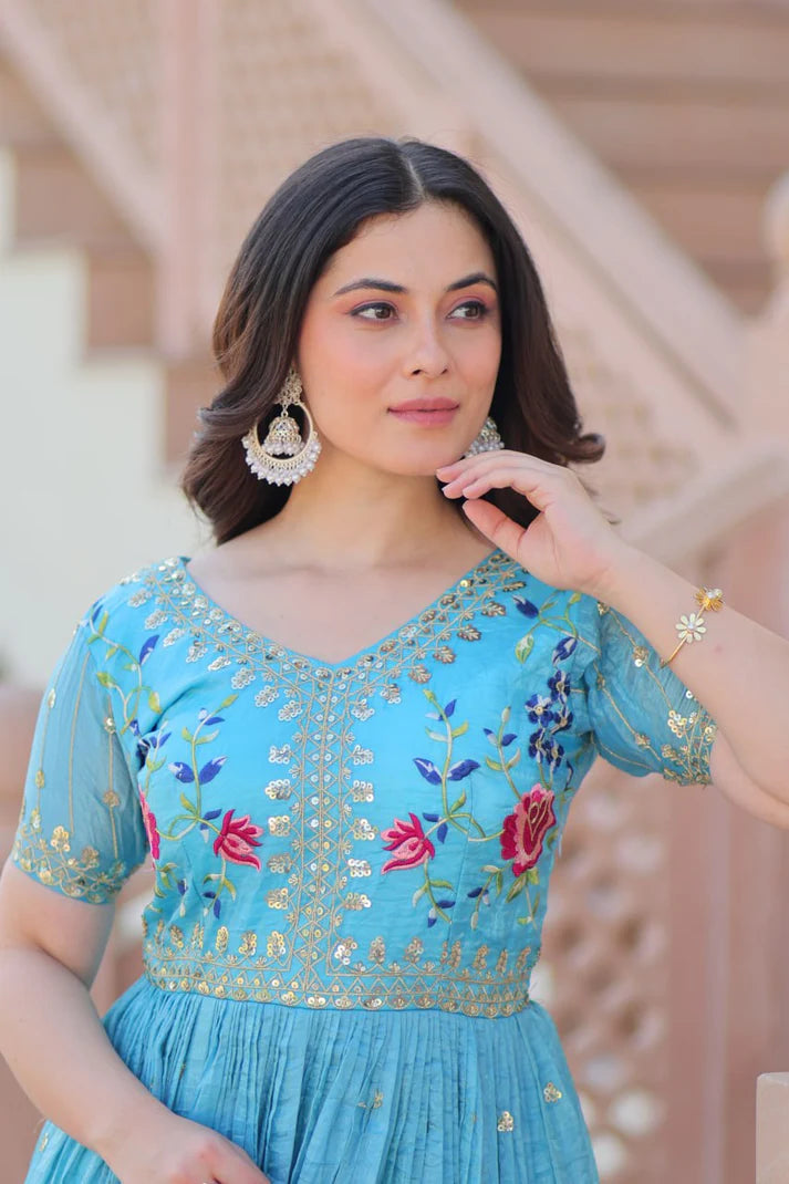 DIXZ FASHION GOLD CUEH EMBROIDERY WORK GOWN
