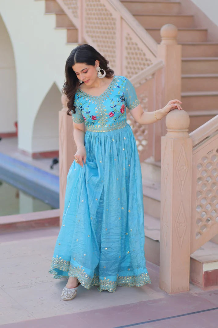 DIXZ FASHION GOLD CUEH EMBROIDERY WORK GOWN
