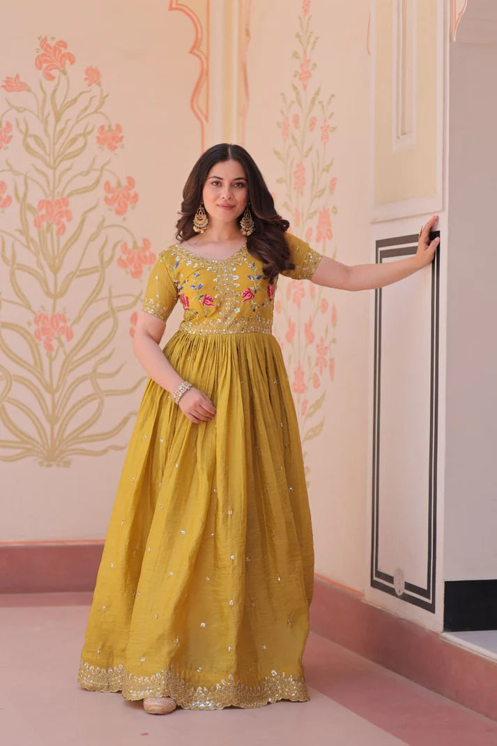 DIXZ FASHION GOLD CUEH EMBROIDERY WORK GOWN