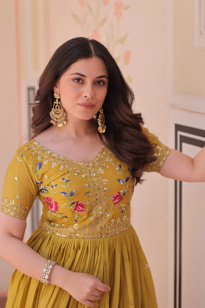DIXZ FASHION GOLD CUEH EMBROIDERY WORK GOWN