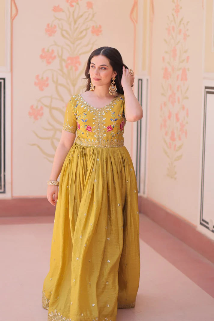 DIXZ FASHION GOLD CUEH EMBROIDERY WORK GOWN