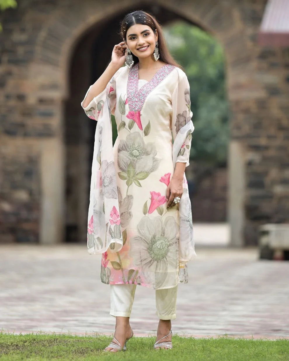 Dixz Fashion Printed Georgette Kurta Set with Embroidery and Matching Dupatta