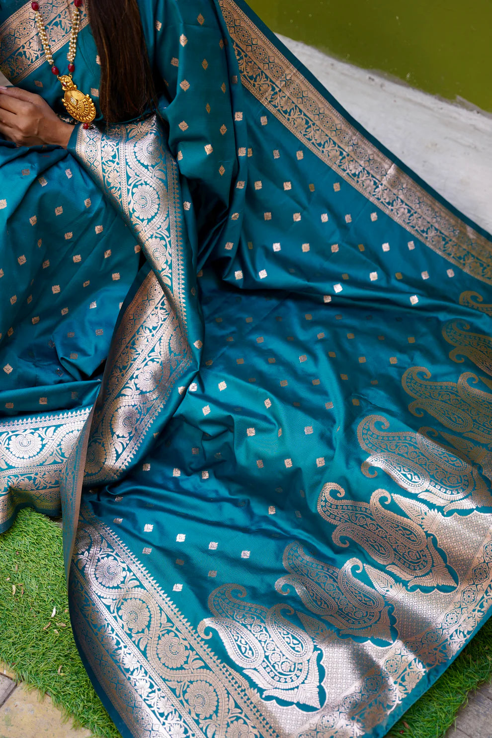 DIXZ FASHION PRESENTING BANARASI SILK SAREE WITH RICH PALLU
