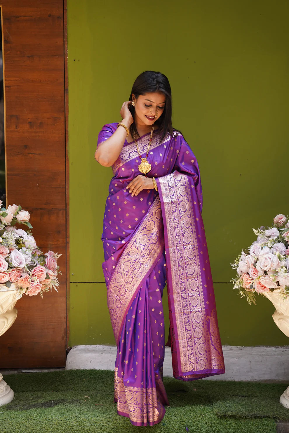 DIXZ FASHION PRESENTING BANARASI SILK SAREE WITH RICH PALLU