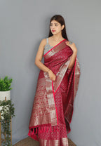 Dixz Fashion Graceful Khicha Checks Silk Saree with Rich Pallu & Embellished Border