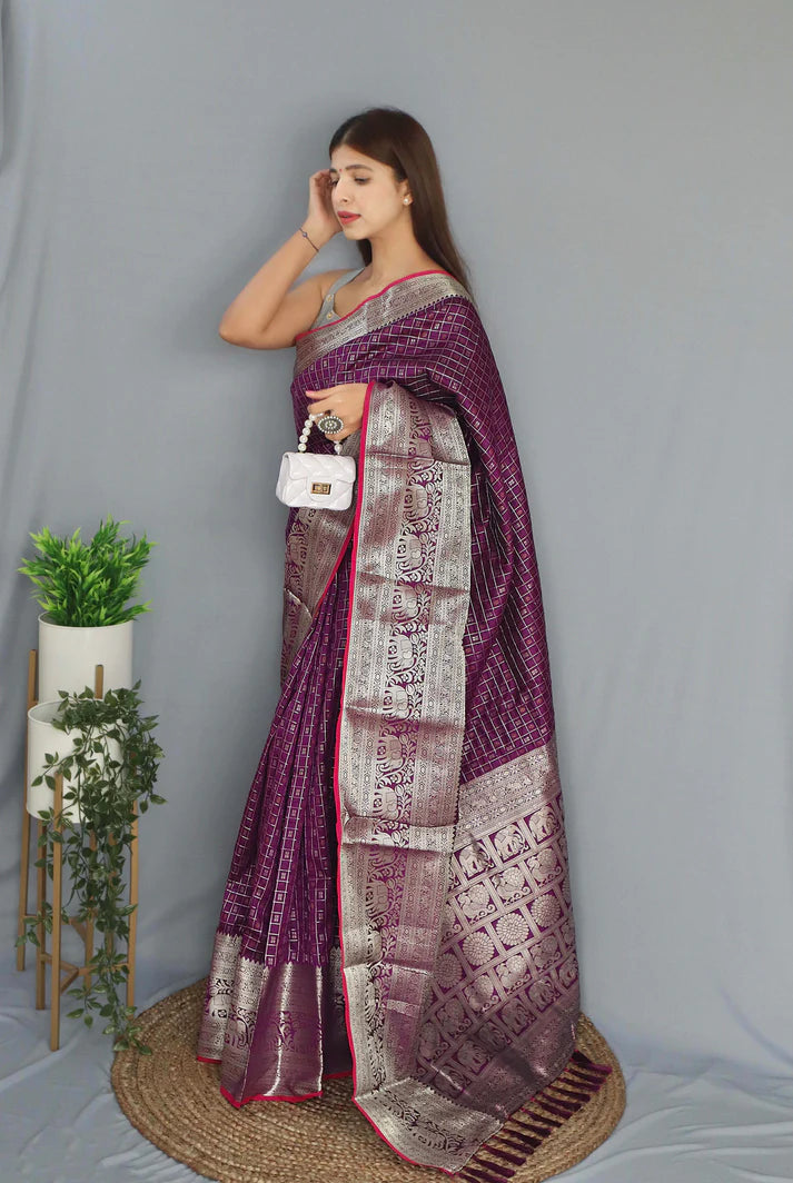 Dixz Fashion Graceful Khicha Checks Silk Saree with Rich Pallu & Embellished Border