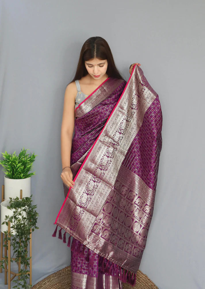 Dixz Fashion Graceful Khicha Checks Silk Saree with Rich Pallu & Embellished Border
