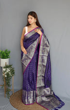 Dixz Fashion Graceful Khicha Checks Silk Saree with Rich Pallu & Embellished Border