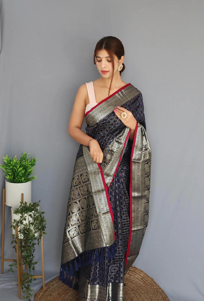 Dixz Fashion Graceful Khicha Checks Silk Saree with Rich Pallu & Embellished Border
