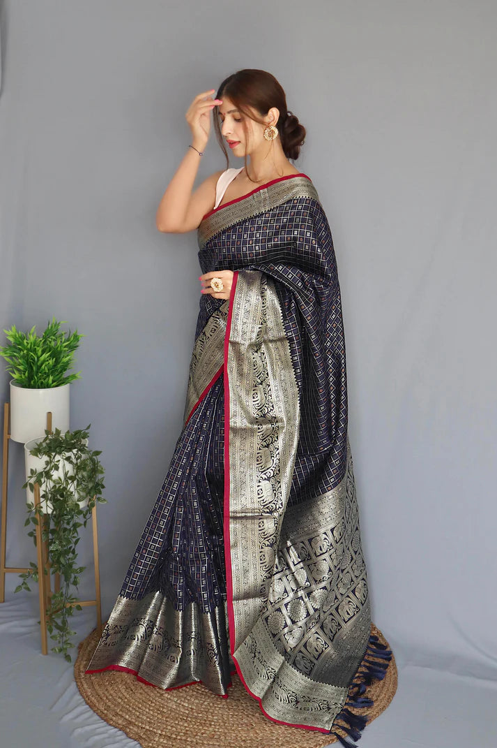 Dixz Fashion Graceful Khicha Checks Silk Saree with Rich Pallu & Embellished Border
