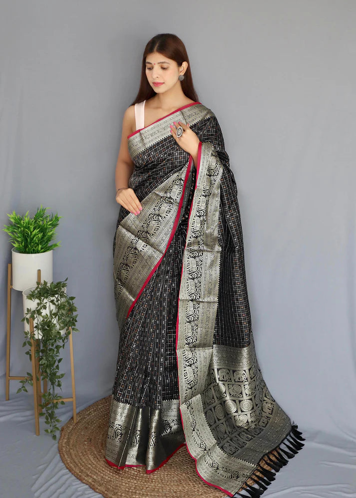 Dixz Fashion Graceful Khicha Checks Silk Saree with Rich Pallu & Embellished Border