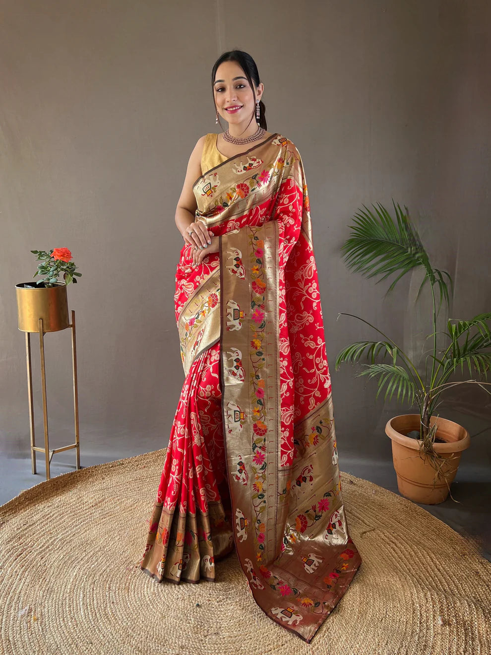 Dixz Fashion Beautiful Lucknowi Concept weaving saree