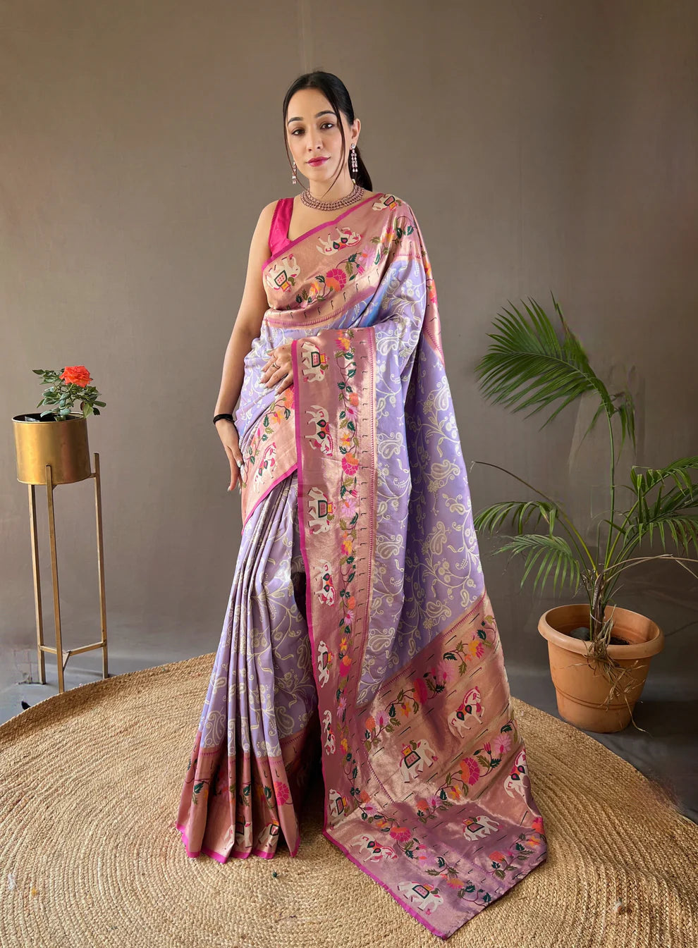 Dixz Fashion Beautiful Lucknowi Concept weaving saree