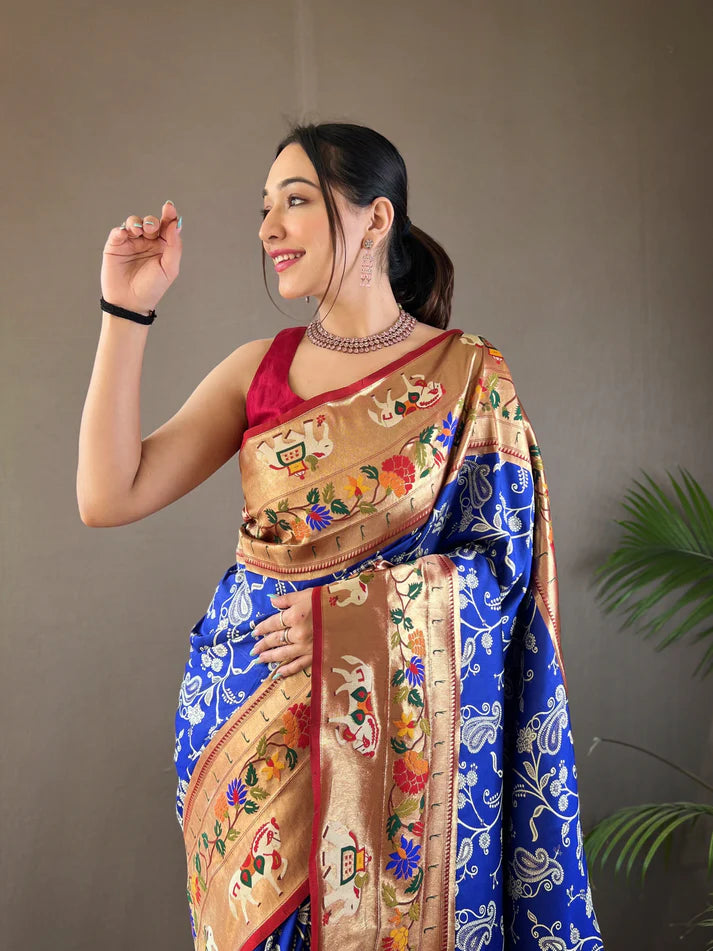 Dixz Fashion Beautiful Lucknowi Concept weaving saree